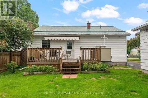 626 Stafford Street Laurentian Valley ON K8A 6T8
