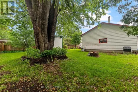 626 Stafford Street Laurentian Valley ON K8A 6T8