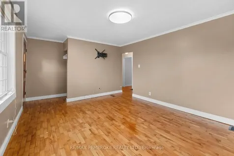 626 Stafford Street Laurentian Valley ON K8A 6T8