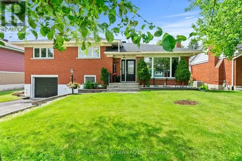 1166 Whitmore Avenue Ottawa ON K2C 2N8