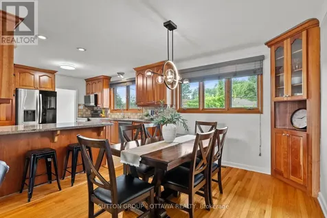 1166 Whitmore Avenue Ottawa ON K2C 2N8