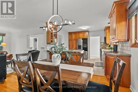 1166 Whitmore Avenue Ottawa ON K2C 2N8