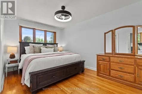 1166 Whitmore Avenue Ottawa ON K2C 2N8