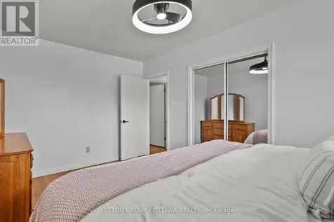1166 Whitmore Avenue Ottawa ON K2C 2N8