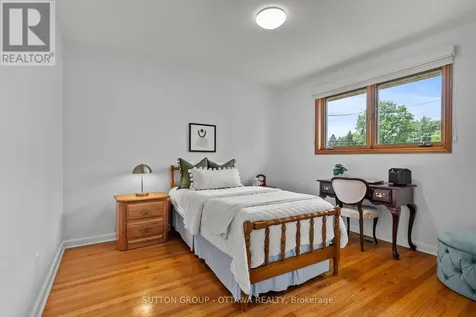 1166 Whitmore Avenue Ottawa ON K2C 2N8