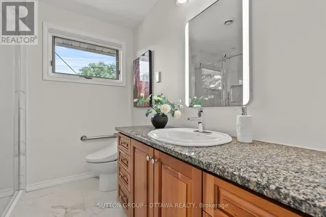 1166 Whitmore Avenue Ottawa ON K2C 2N8