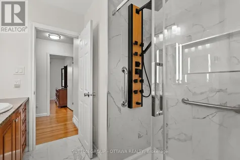 1166 Whitmore Avenue Ottawa ON K2C 2N8
