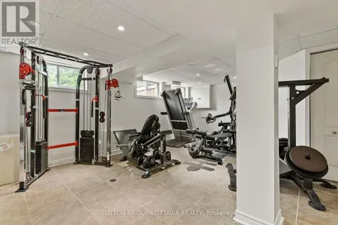 1166 Whitmore Avenue Ottawa ON K2C 2N8