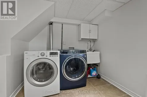 1166 Whitmore Avenue Ottawa ON K2C 2N8