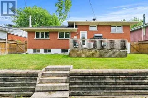 1166 Whitmore Avenue Ottawa ON K2C 2N8
