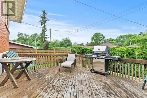 1166 Whitmore Avenue Ottawa ON K2C 2N8