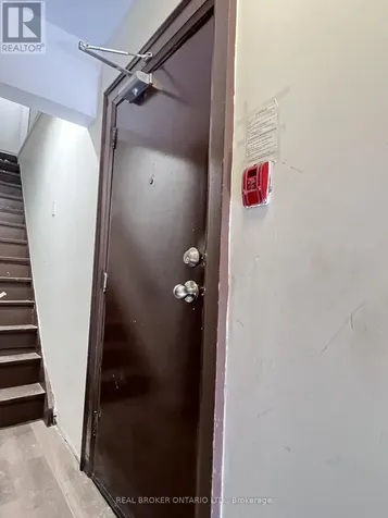 770 St Clair Avenue West Toronto (humewood-cedarvale) ON M6C 1B5
