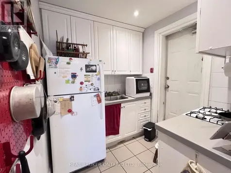 770 St Clair Avenue West Toronto (humewood-cedarvale) ON M6C 1B5