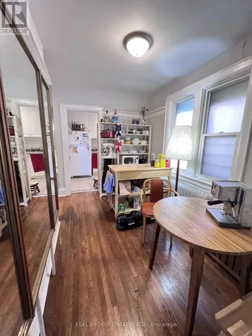 770 St Clair Avenue West Toronto (humewood-cedarvale) ON M6C 1B5