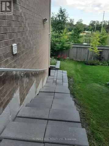276 Degraaf Crescent Aurora ON L4G 0X1