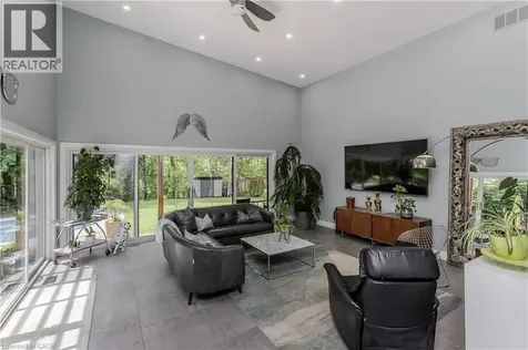 272 Goodram Drive Burlington ON L7L 2J5