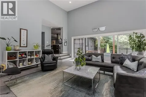 272 Goodram Drive Burlington ON L7L 2J5