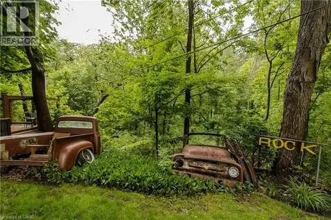 272 Goodram Drive Burlington ON L7L 2J5