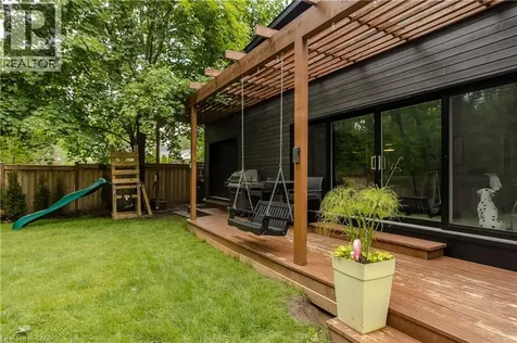 272 Goodram Drive Burlington ON L7L 2J5