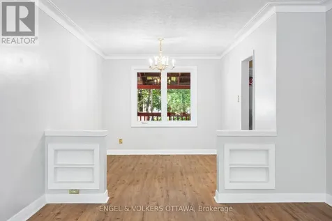 1402 Kilborn Avenue Ottawa ON K1H 6L8
