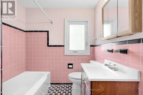 1402 Kilborn Avenue Ottawa ON K1H 6L8