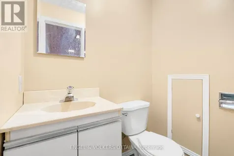 1402 Kilborn Avenue Ottawa ON K1H 6L8