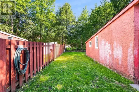 1402 Kilborn Avenue Ottawa ON K1H 6L8