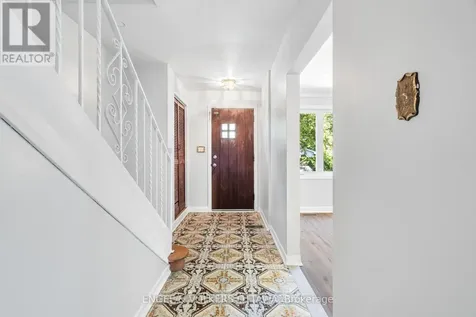 1402 Kilborn Avenue Ottawa ON K1H 6L8