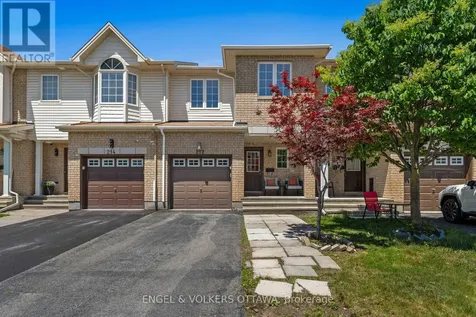 212 Macoun Circle Ottawa ON K1T 0H9