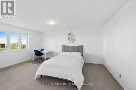 212 Macoun Circle Ottawa ON K1T 0H9