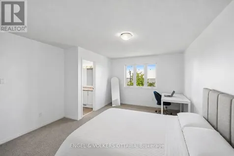 212 Macoun Circle Ottawa ON K1T 0H9