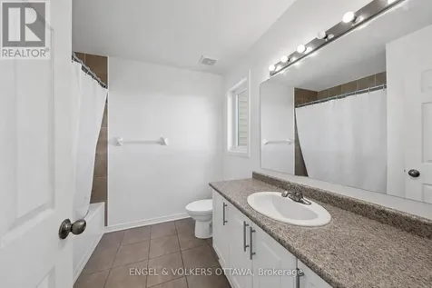 212 Macoun Circle Ottawa ON K1T 0H9