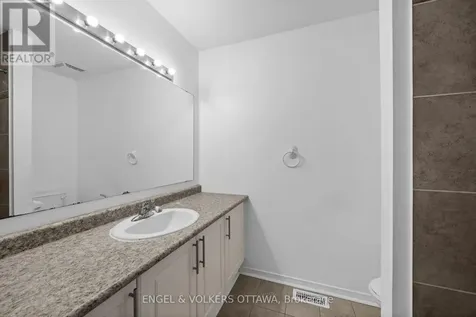 212 Macoun Circle Ottawa ON K1T 0H9