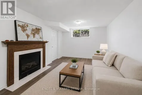212 Macoun Circle Ottawa ON K1T 0H9