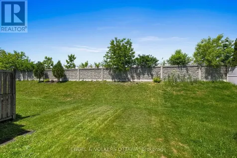 212 Macoun Circle Ottawa ON K1T 0H9