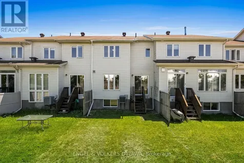 212 Macoun Circle Ottawa ON K1T 0H9