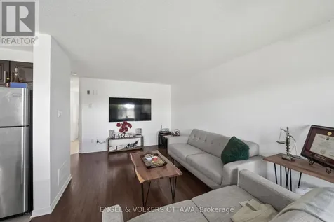 212 Macoun Circle Ottawa ON K1T 0H9