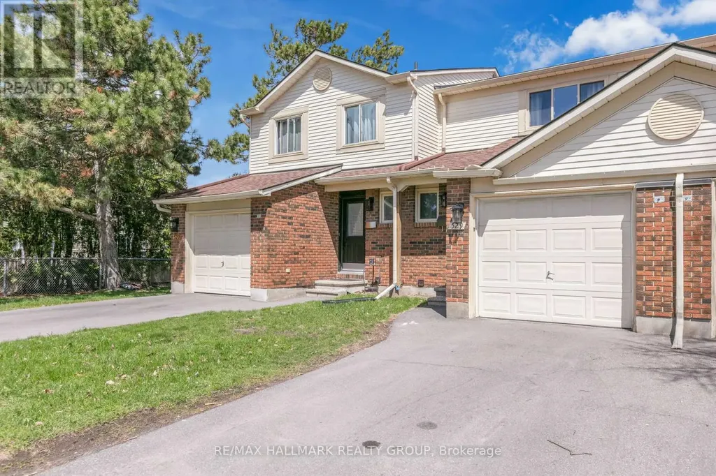 529 Canotia Place Ottawa ON K4A 2J3