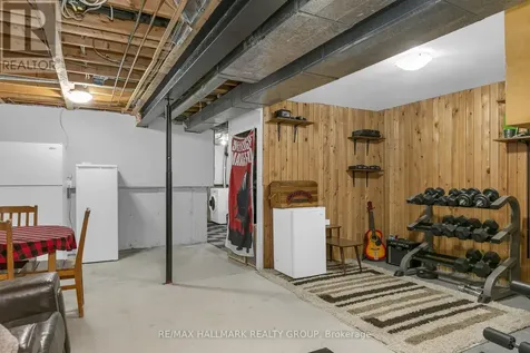 529 Canotia Place Ottawa ON K4A 2J3