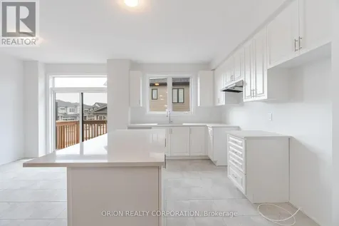 133 Fenchurch Manor Avenue Barrie ON L9L 0X1