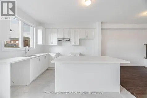 133 Fenchurch Manor Avenue Barrie ON L9L 0X1