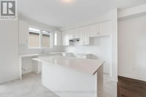 133 Fenchurch Manor Avenue Barrie ON L9L 0X1