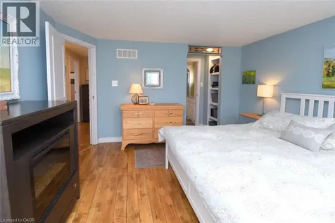 3200 Greenbough Crescent Burlington ON L7M 3B1