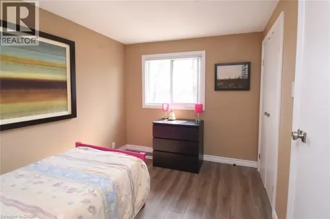 3200 Greenbough Crescent Burlington ON L7M 3B1