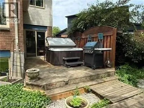 3200 Greenbough Crescent Burlington ON L7M 3B1
