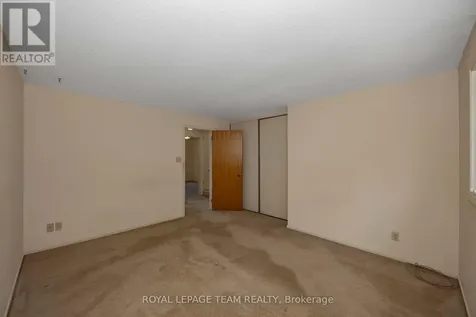 38 Elmbank Crescent Ottawa ON K2G 3P6