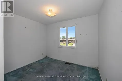 38 Elmbank Crescent Ottawa ON K2G 3P6