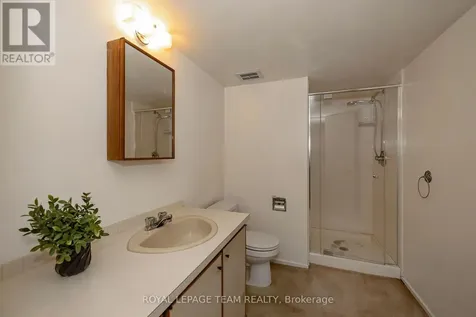 38 Elmbank Crescent Ottawa ON K2G 3P6