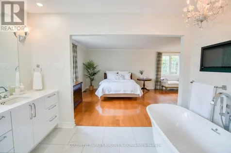 1666 Amberdale Crescent Ottawa ON K1H 7B3