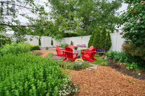 1666 Amberdale Crescent Ottawa ON K1H 7B3